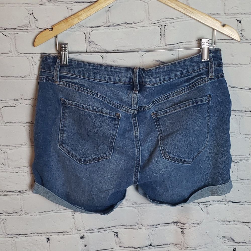 Old Navy Maternity Jean Shorts - Picture 4 of 9